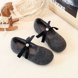Gray Kids Shoes with Bow Accent